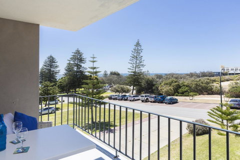 Cottesloe Marine Apartment - Executive Escapes - Kawana Tourism 6