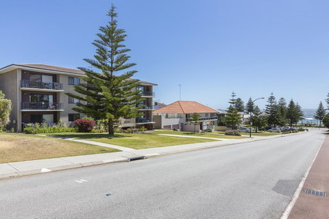 Cottesloe Marine Apartment - Executive Escapes - Kawana Tourism 17