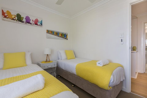 Cottesloe Beach Pines Apartment - Kawana Tourism 7