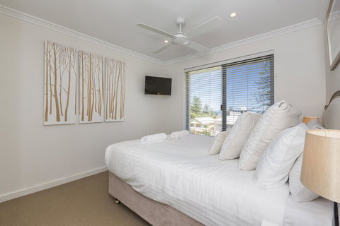 Cottesloe Beach Pines Apartment - Kawana Tourism 6