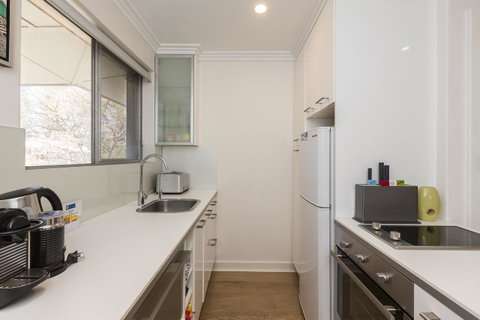 Cottesloe Beach Pines Apartment - Kawana Tourism 2