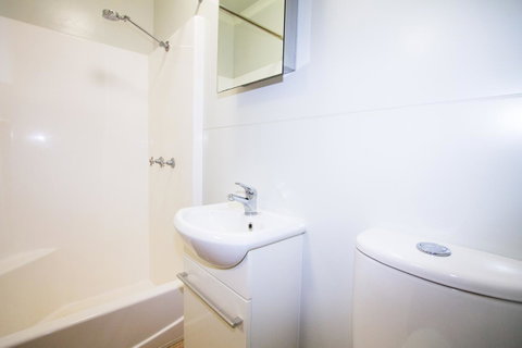 Meekatharra Accommodation Centre - Kawana Tourism 19