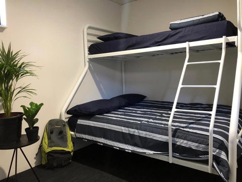 Spinners Hostel - Kawana Tourism 7