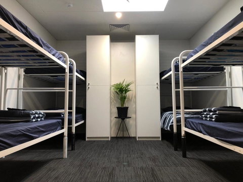 Spinners Hostel - Kawana Tourism 8