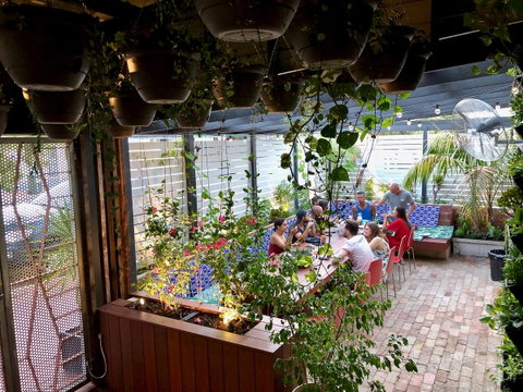 Spinners Hostel - Kawana Tourism 6