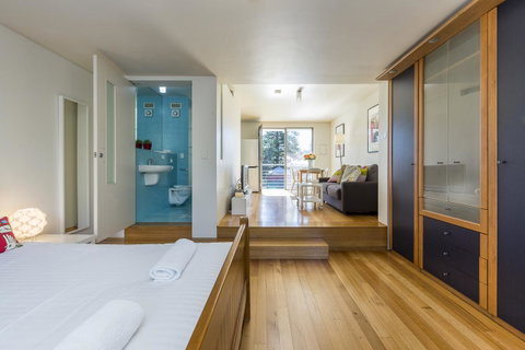 Cottesloe Tree Top Studio - Executive Escapes - Kawana Tourism 3