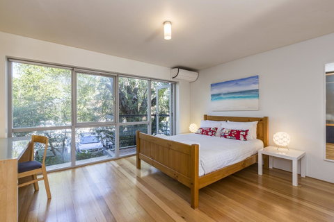 Cottesloe Tree Top Studio - Executive Escapes - Kawana Tourism 7