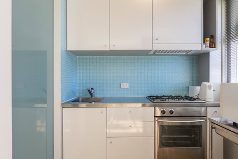 Cottesloe Tree Top Studio - Executive Escapes - Kawana Tourism 4