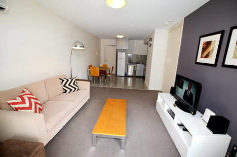 128 On The Terrace - Executive Escapes - Kawana Tourism 7