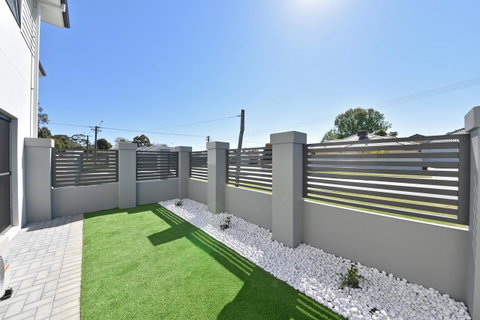 Modern Apartment Redcliffe Near Perth Airport: 0126 - Kawana Tourism 36