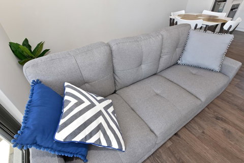Modern Apartment Redcliffe Near Perth Airport: 0126 - Kawana Tourism 17
