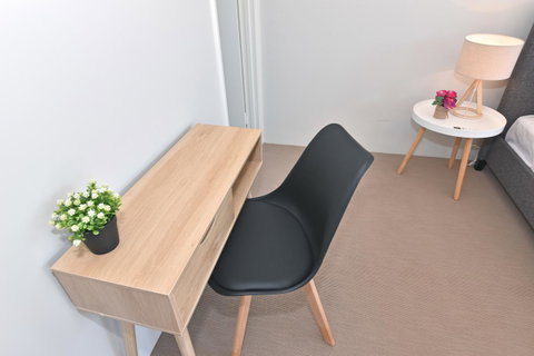 Modern Apartment Redcliffe Near Perth Airport: 0126 - Kawana Tourism 6