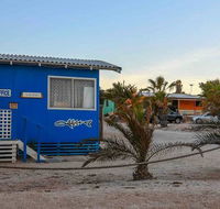 Shark Bay Cottages - Kawana Tourism