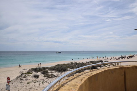 Scarborough Beach Front Resort - Shell Seven - Kawana Tourism 21