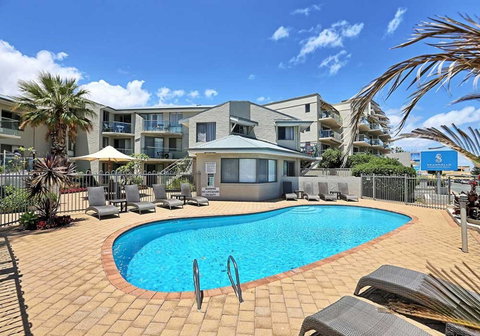 Scarborough Beach Front Resort - Shell Seven - Kawana Tourism 0