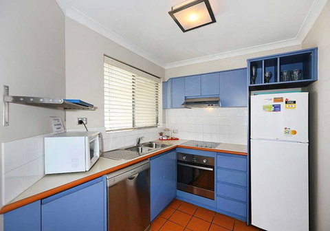 Scarborough Beach Front Resort - Shell Seven - Kawana Tourism 11