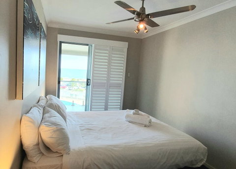 Scarborough Beach Front Resort - Shell Seven - Kawana Tourism 3