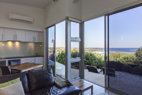 Aquatic Visions - Kawana Tourism 13