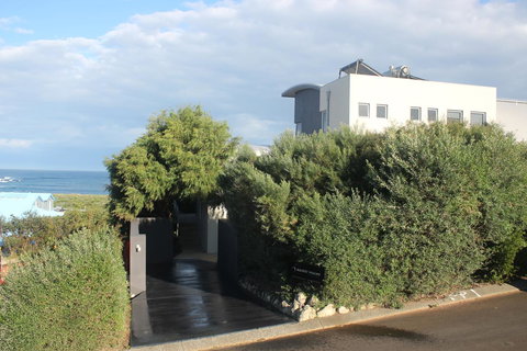 Aquatic Visions - Kawana Tourism 0