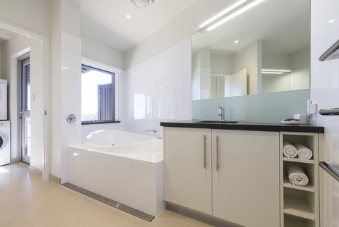 Aquatic Visions - Kawana Tourism 19