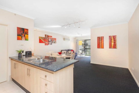 405 Perth City Escape - Kawana Tourism 18