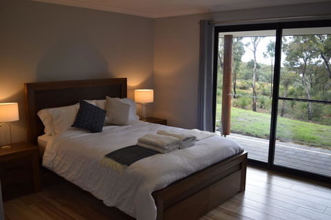 Eagle Bay House - Kawana Tourism 4