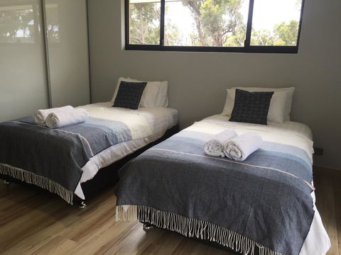 Eagle Bay House - Kawana Tourism 2