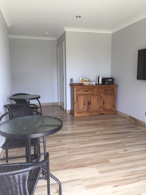 Eagle Bay House - Kawana Tourism 11