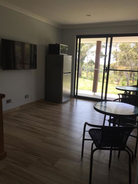 Eagle Bay House - Kawana Tourism 10