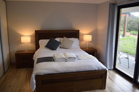 Eagle Bay House - Kawana Tourism 6