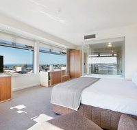 Quality Hotel Gateway Inn Devonport - Kawana Tourism