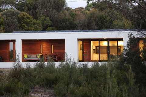 Tamar Solar Home - Kawana Tourism 12