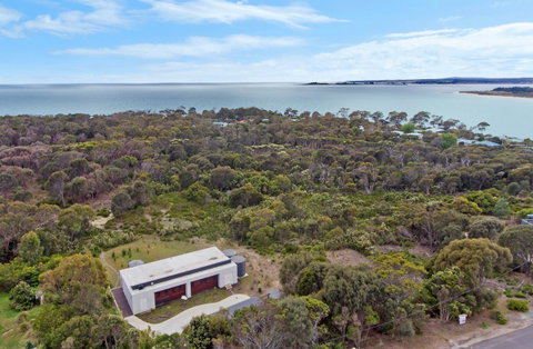 Tamar Solar Home - Kawana Tourism 27