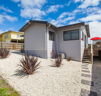 Bircoo Cottage Beach and Golf Getaway - Kawana Tourism