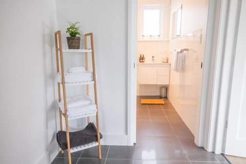 49 Pedder - Kawana Tourism 0