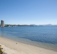 Sandy Bay Waterfront Home - Kawana Tourism
