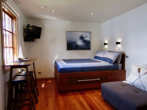 Salt Box Hideaway - Kawana Tourism 5