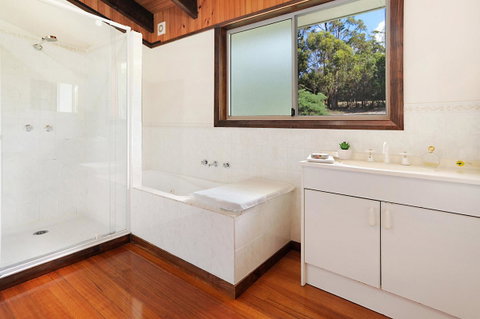 Harvey Farm Lodge - Kawana Tourism 13
