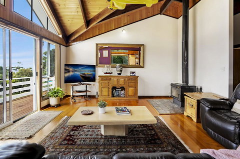 Harvey Farm Lodge - Kawana Tourism 5