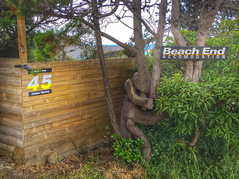 Beachend Bicheno - Kawana Tourism 1