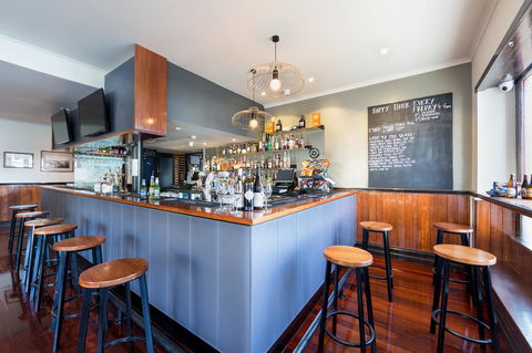 Customs House Hotel - Kawana Tourism 13