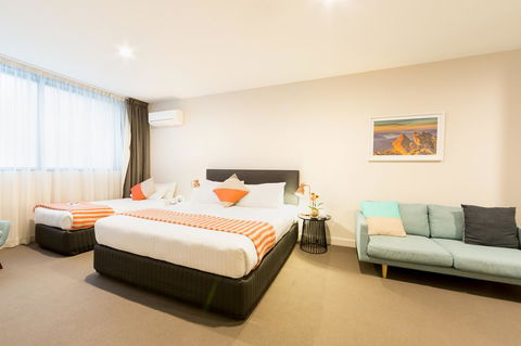 Customs House Hotel - Kawana Tourism 34