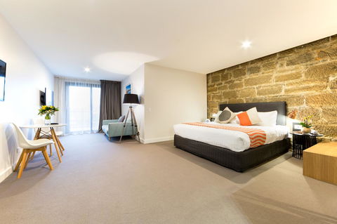 Customs House Hotel - Kawana Tourism 6