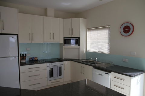 Barclay Motor Inn - Kawana Tourism 35