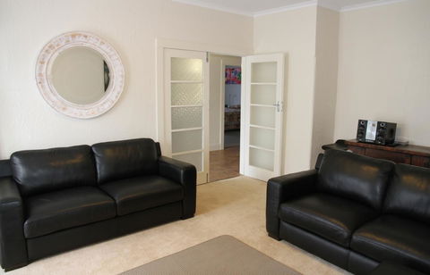 Barclay Motor Inn - Kawana Tourism 33