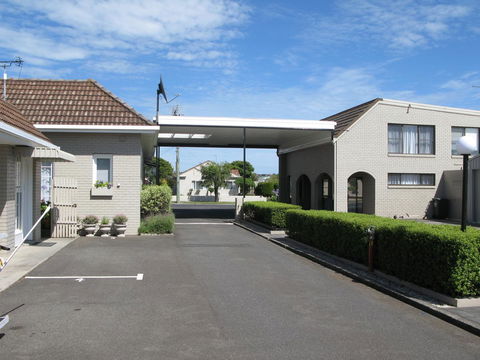 Barclay Motor Inn - Kawana Tourism 11