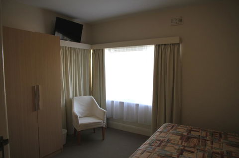 Barclay Motor Inn - Kawana Tourism 40