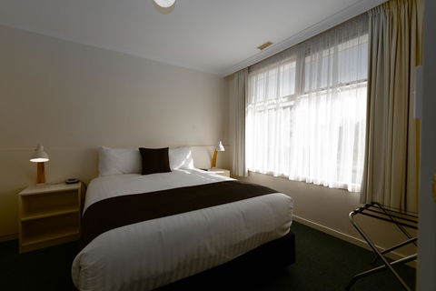 Barclay Motor Inn - Kawana Tourism 5