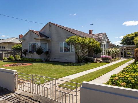 Barclay Motor Inn - Kawana Tourism 3