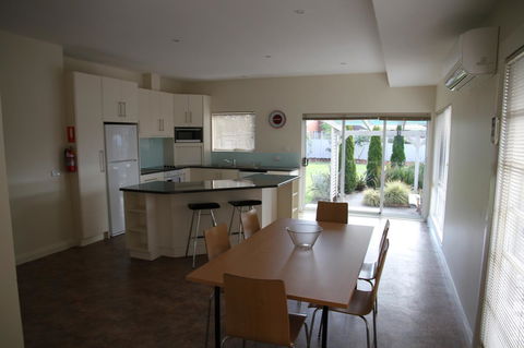 Barclay Motor Inn - Kawana Tourism 43